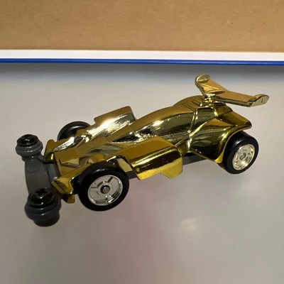 Tomica Chara Neo Tri Dagger Zmc Gold Plated Version - Toy Car - M