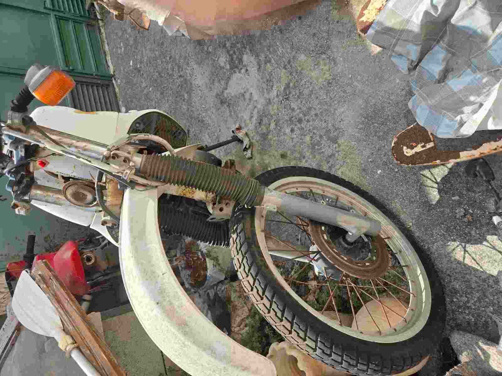 Moto Honda XL 600 in buone condizioni foto 6