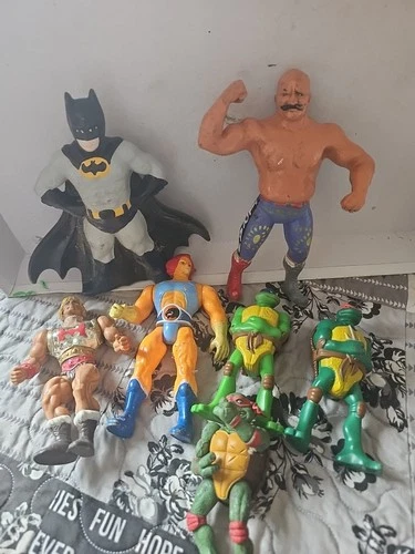 Lot Of VTG Action Figures Teenage Mutant Ninja Turtles Thundercats He-man Batman