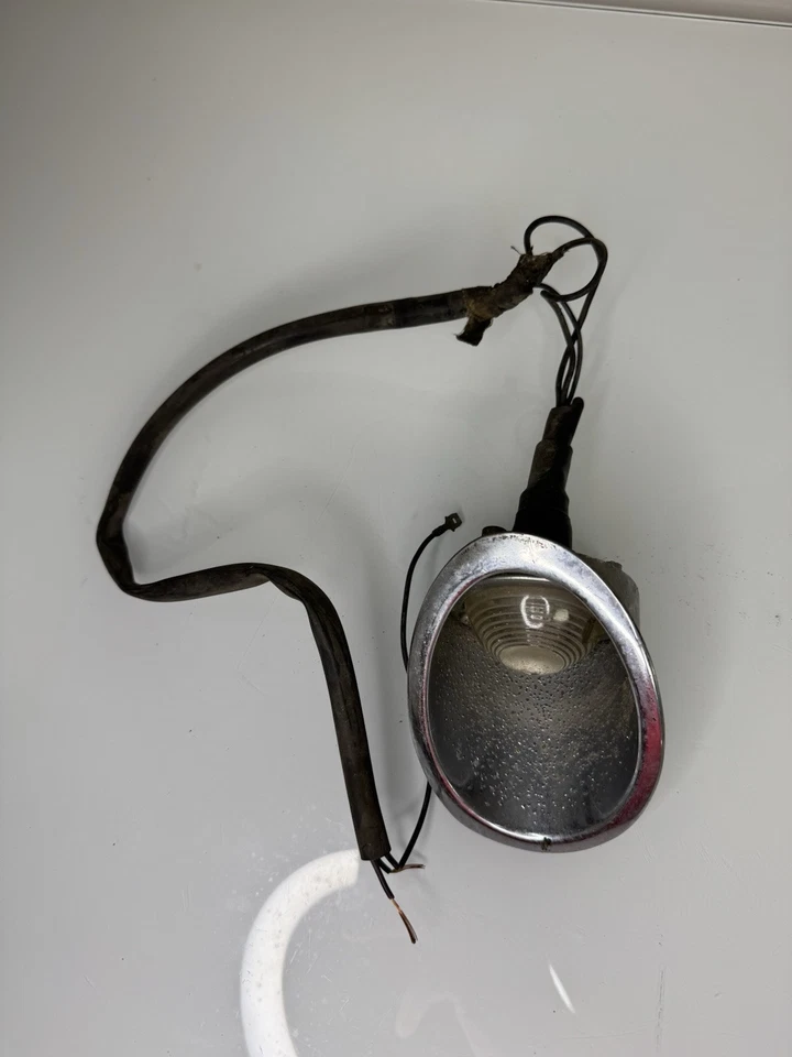 5948880 OEM 1958-1962 Chevrolet Corvette luz de estacionamiento delantera probada funciona Foto 2 de 4