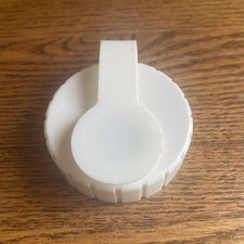 Rubbermaid SERVIN SAVER 2464 Screw On Flip-To...