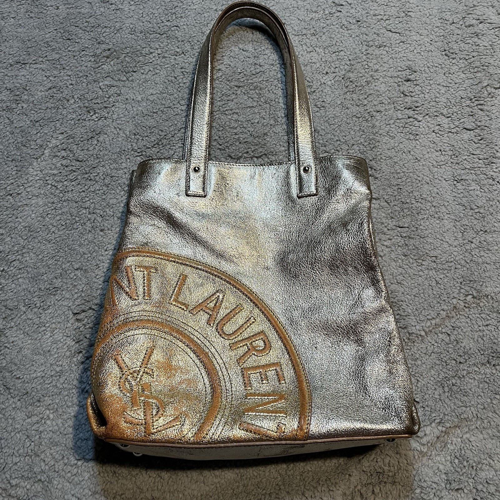 Borsa a tracolla Yves Saint Laurent YSL invecchiata argento oro logo tote bag