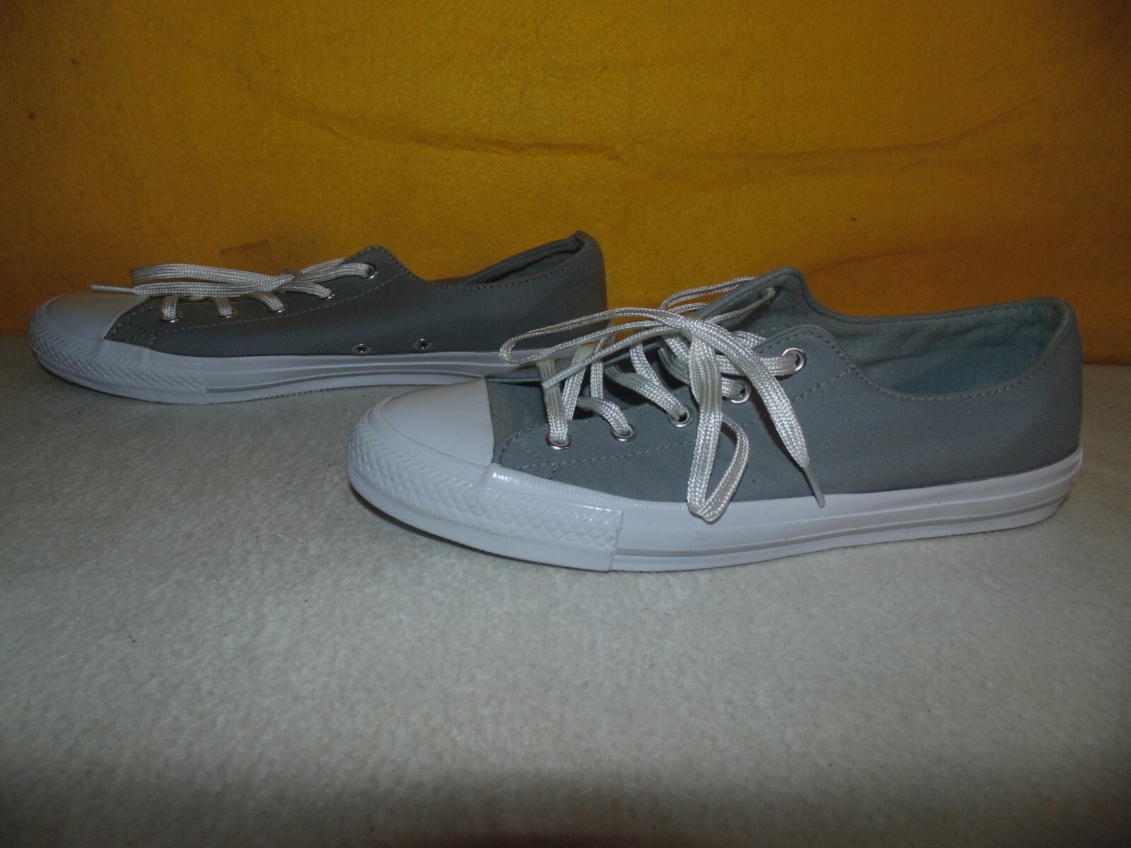 SAOLA Scarpe Converse donna All Star grigie con punta e suola bianche: taglia 9