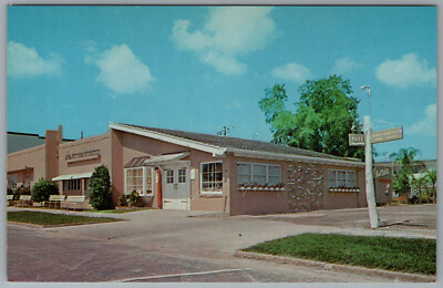 St Petersburg Florida Aunt Hattie's Restaurant 625 First Street c1959 Postcard