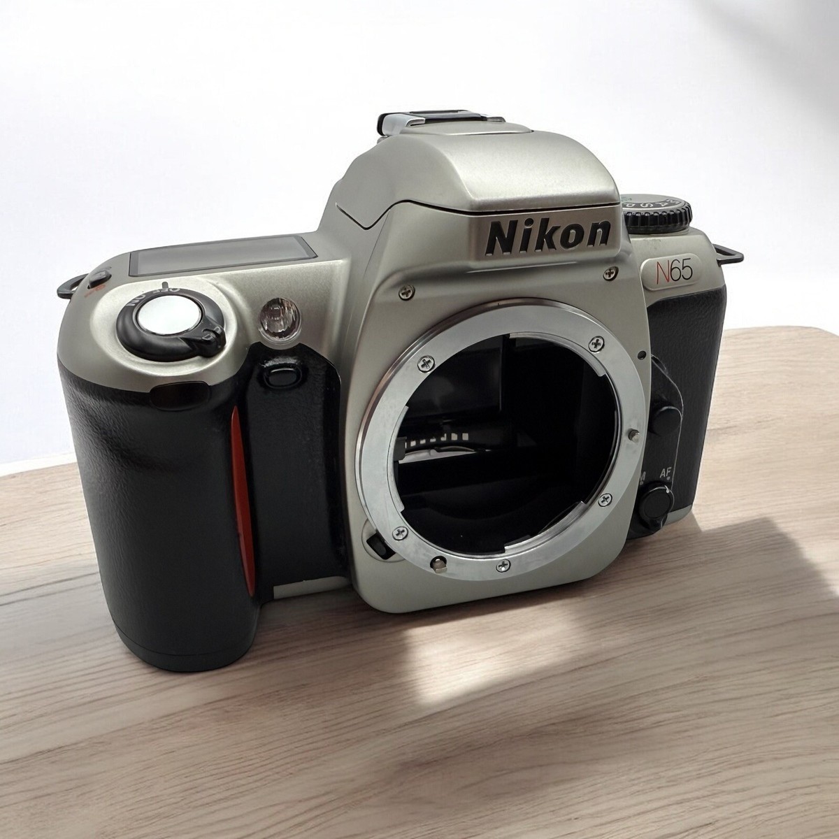 Nikon N65 35mm SLR Film Camera Body Only Power Tested Clean