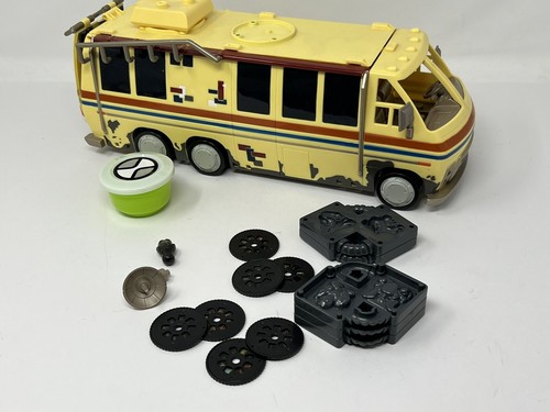 Ben 10 Alien Laboratory Rustbucket RV 2006 Bandai Cartoon Network