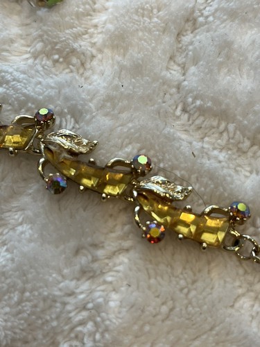 Vintage MIXED JEWELRY NECKLACES, Monet, Avon, etc - Picture 4 of 8