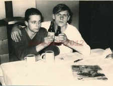 Foto, NVA,Grenztr. in Weferlingen, n. Ausgang feiern a. Stube 1969, 6, 5026-709