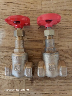 Milwaukee Bronze Gate Valve-1/2 in. pipe size, 125 SWP, 200 WOG. (Qty. 2) New