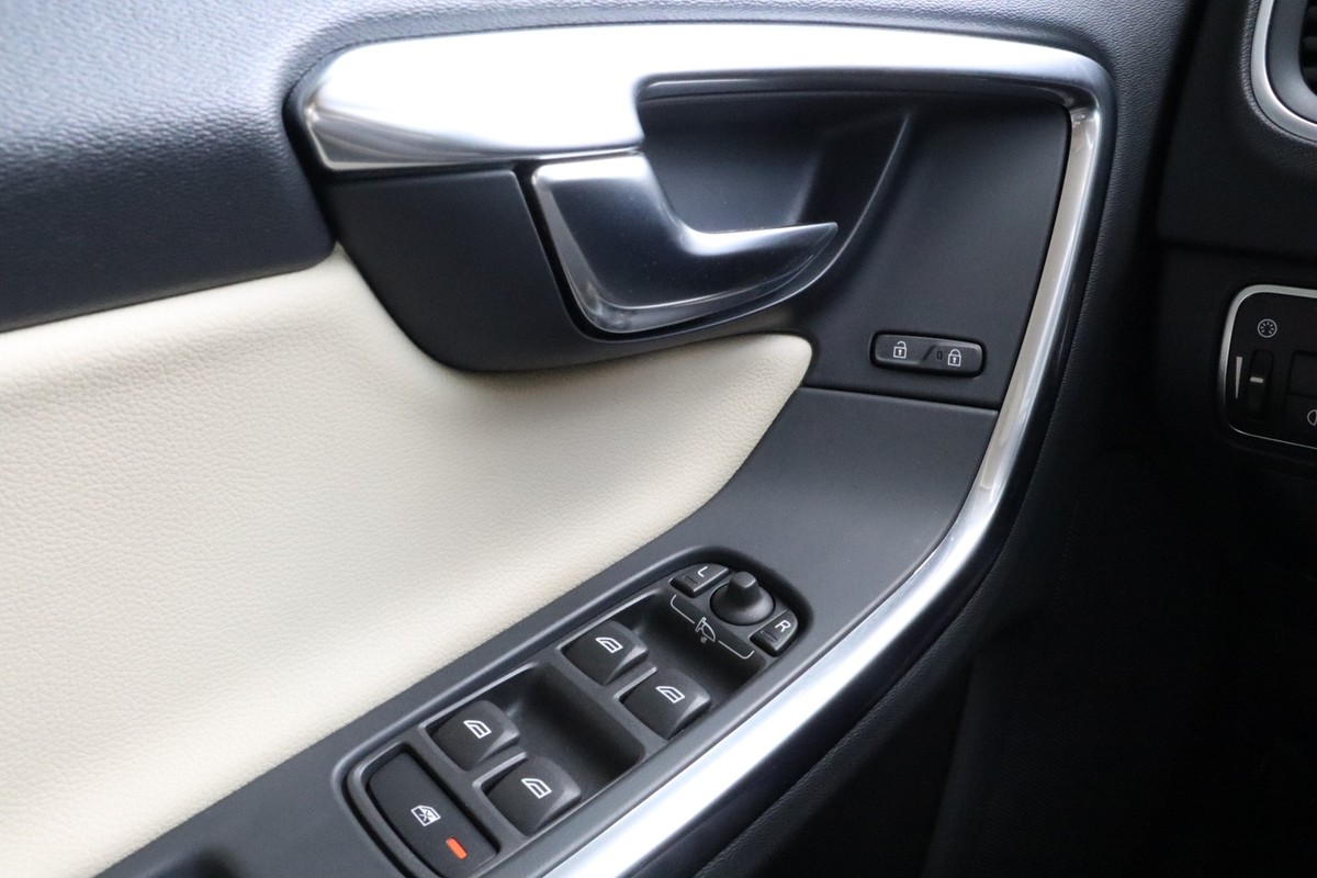 Volvo V60 2,0 D4 190 Momentum aut.