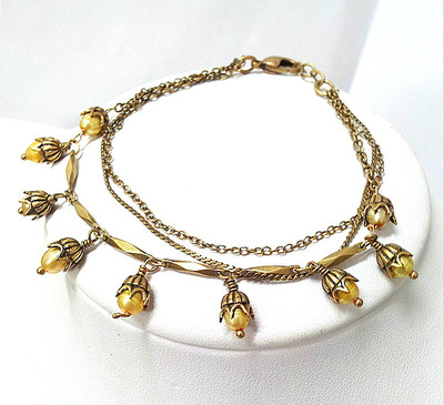 PILGRIM Danish Design Hand Made Triple Chain Pearls Gold Plated Bettelarmband