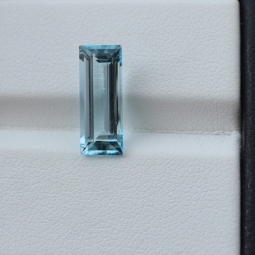 Pietra preziosa baguette blu acquamarina taglio top naturale 2,18 cts 13,3 x 5,2 mm per anello - Foto 4 di 9