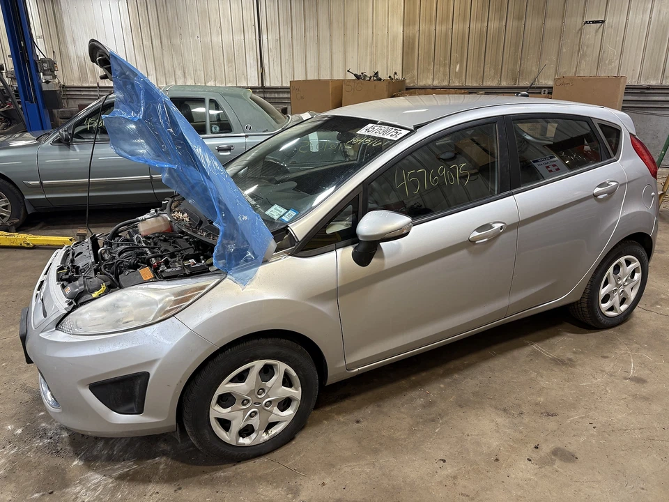 Used Rack and Pinion Assembly fits: 2013 Ford Fiesta Power Rack and Pinion elect Foto 4 de 4