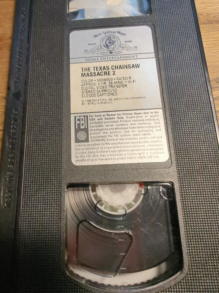 The Texas Chainsaw Massacre 2 VHS Vintage CULT HORROR Movie Leatherface - Image 3 of 3