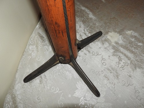 ANTIQUE COBBLER ANVIL CAST IRON BASE & #3, 4, & 6 SHOE FORM WITH HARDWOOD POST - Picture 7 of 22