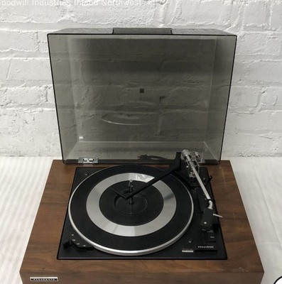 Panasonic SL-700 A-PARTS ONLY- Not Tested