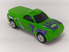 2000 00 Chevy SSR Concept Collectible 1/64 Scale Diecast Diorama Model K98