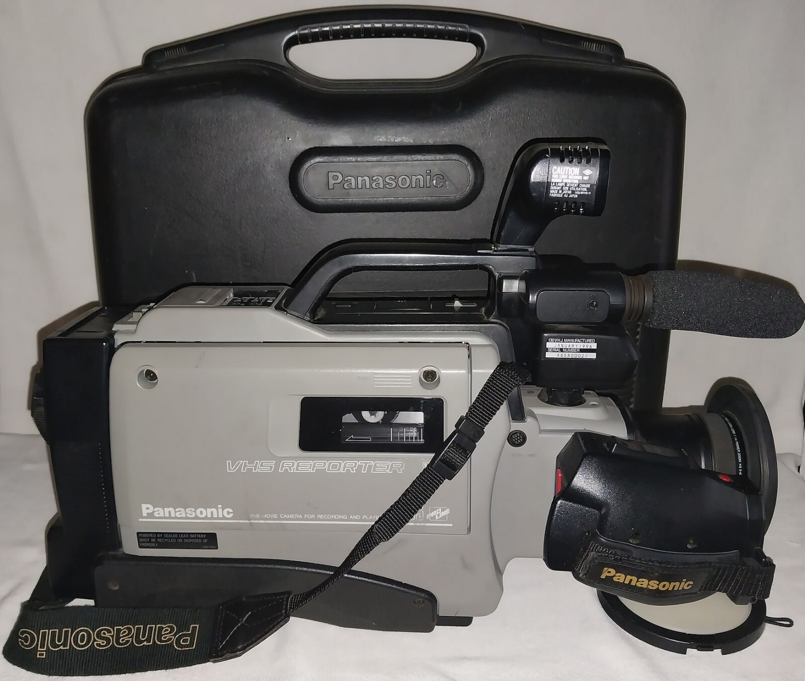Panasonic AG195 ProLine VHS Reporter Video Camera Recorder with Case