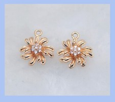 10pcs CZ Pave Daisy Charm,Cubic Zirconia Daisy Flower Pendant,Zircon Petal Charm