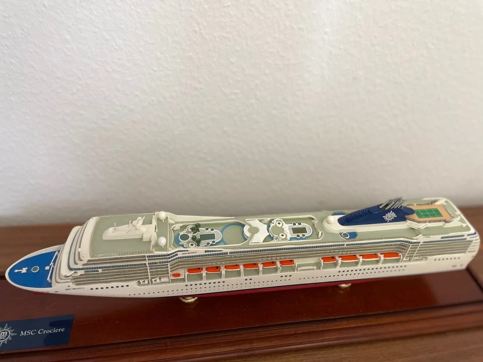 Passagierschiff-Modell MSC Musica, weiß, 60cm Länge - Bild 3 von 4