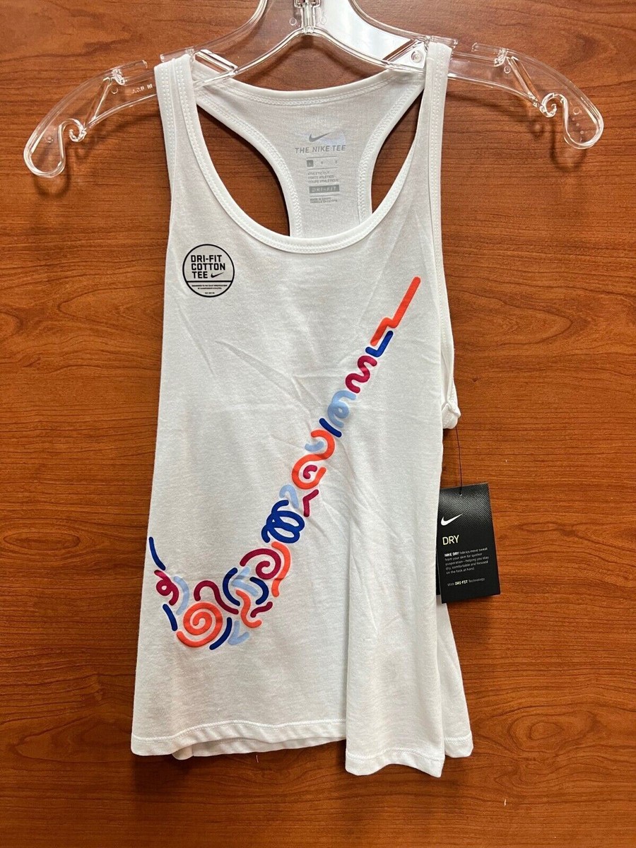【NIKE】クール可愛い♪グラフィックトップStreet Graphic Top Nike Street graphic cropped t-shirt in cream | ASOS