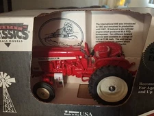 Country Classics By Scale Models Case IH  International 606 Red Special Edition