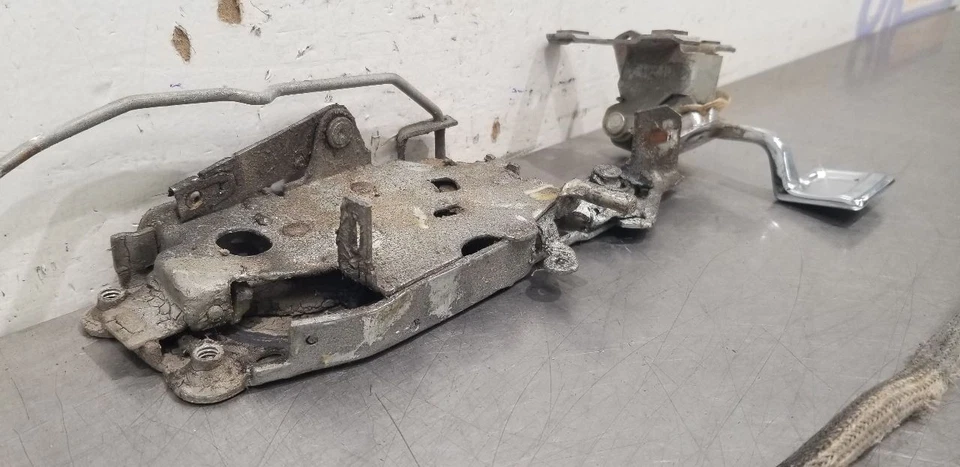 Cadillac Deville 1968 2 puertas cerradura pestillo conductor delantero izquierdo Foto 4 de 4