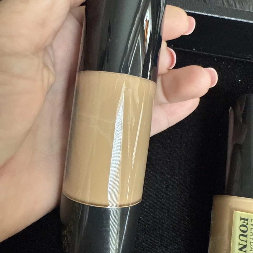 Lote Base Barroca Real (2) 1 oz Ea.  FPS 15 And. E. 4228. Cor 18 - Imagem 2 de 3