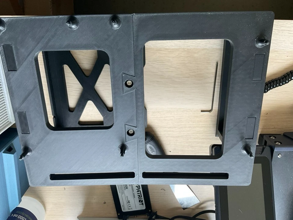 Banco Test PC PLA Grigio o Nero - Immagine 2 di 4