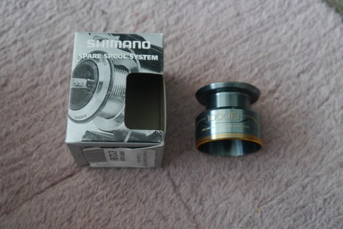 SHIMANO SYMETRE 1000FJ SPOOL NEW BOXED COARSE FISHING TACKLE - Picture 2 of 3