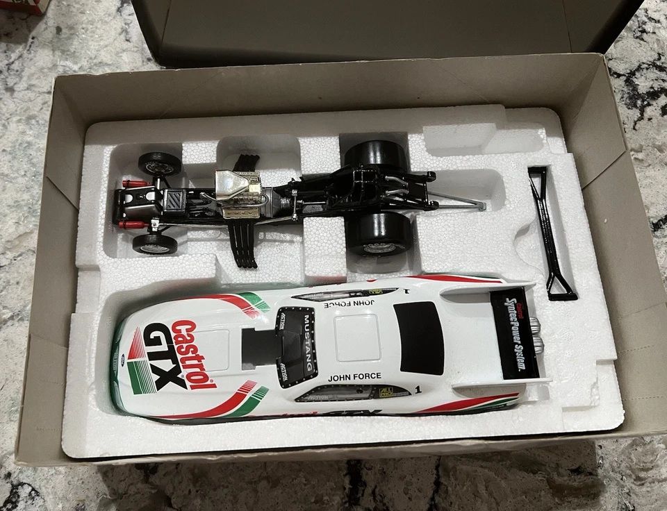 Action 1:24 John Force 1996 Castrol GTX NHRA Funny Car Limited Edition NIB - Image 2 of 3