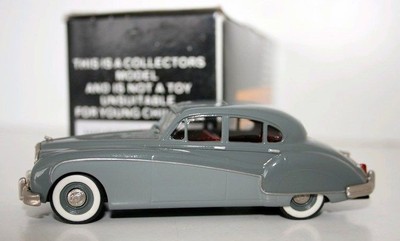 GEMS & COBWEBS MILESTONE MIN 1/43 JWM1 - JAGUAR MK8 1957 2T GRAU