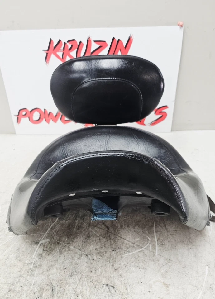 Suzuki Boulevard C109RT 2008 Mustang asiento del conductor ancho con tachuelas con respaldo Foto 2 de 4