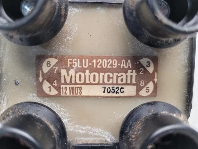 Lincoln Town Car 1994-97 paquete de bobina de encendido derecho para pasajeros Foto 2 de 4