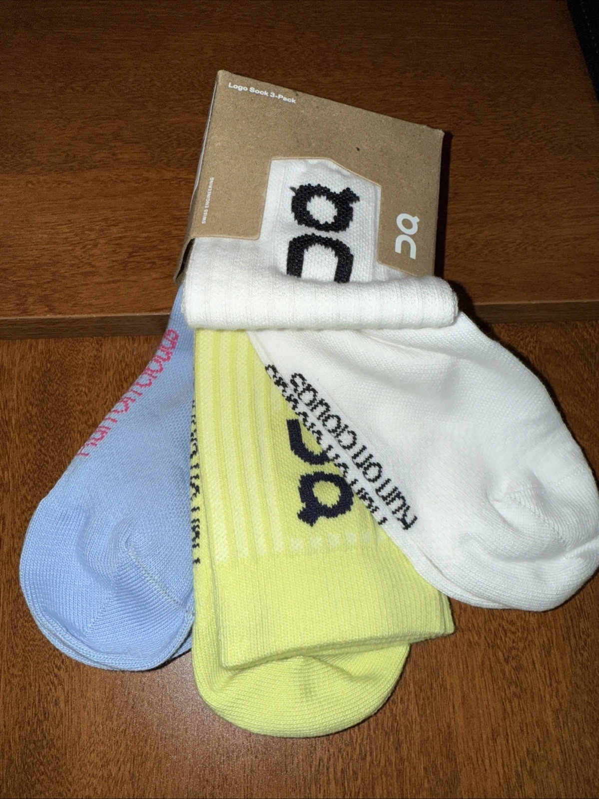 On Cloud Logo Crew Socks - White/Yellow/Blue - Large - 3 Pairs