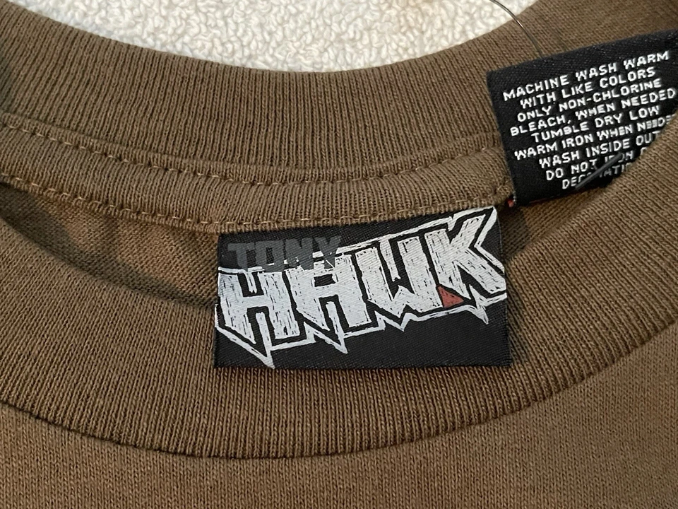 Camiseta gráfica Tony Hawk masculina pequena 8 marrom 100% algodão logotipo skate Y2K - Imagem 3 de 4