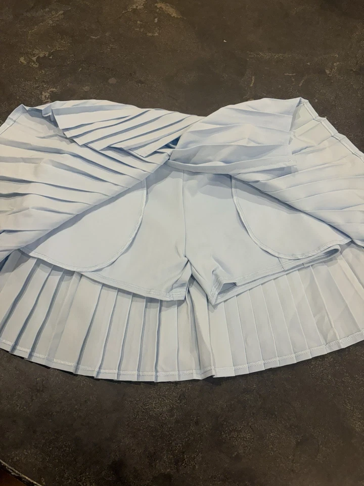 全新 带标签 Abercrombie & Fitch 儿童浅蓝色褶裙 尺寸 11/12 — 第 4/4 张图片