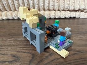 Minecraft Lego Sets: 21102, 21114, 21119, 21121 - all pieces & instructions