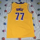 Nike Los Angeles Lakers Luka Dončić #77 Jersey – Size 52 (XL) – Yellow — photo 2