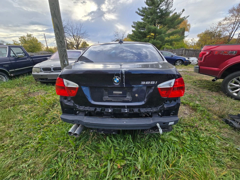 Silenciador de escape 18307647128 2008 BMW 328i - Imagem 4 de 4