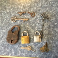 3 Vintage Locks, 2 With Keys 1 Without Keys. 2 Vintage Keys With No Locks.