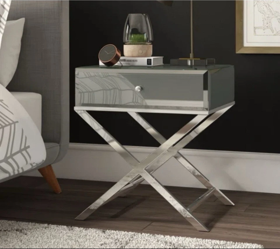 JUEGO DE 2 SOPORTES NITE Espejo Acanalado Plateado Cajón Cabecera Usado 480 en Montebello Foto 3 de 4