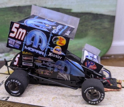 1/32 - NEW COMPLETE SPRINTCAR #5M MOPAR-#