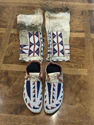 Antique Native American Beaded Sioux Moccasins & Leggings c1890s Plains Indian