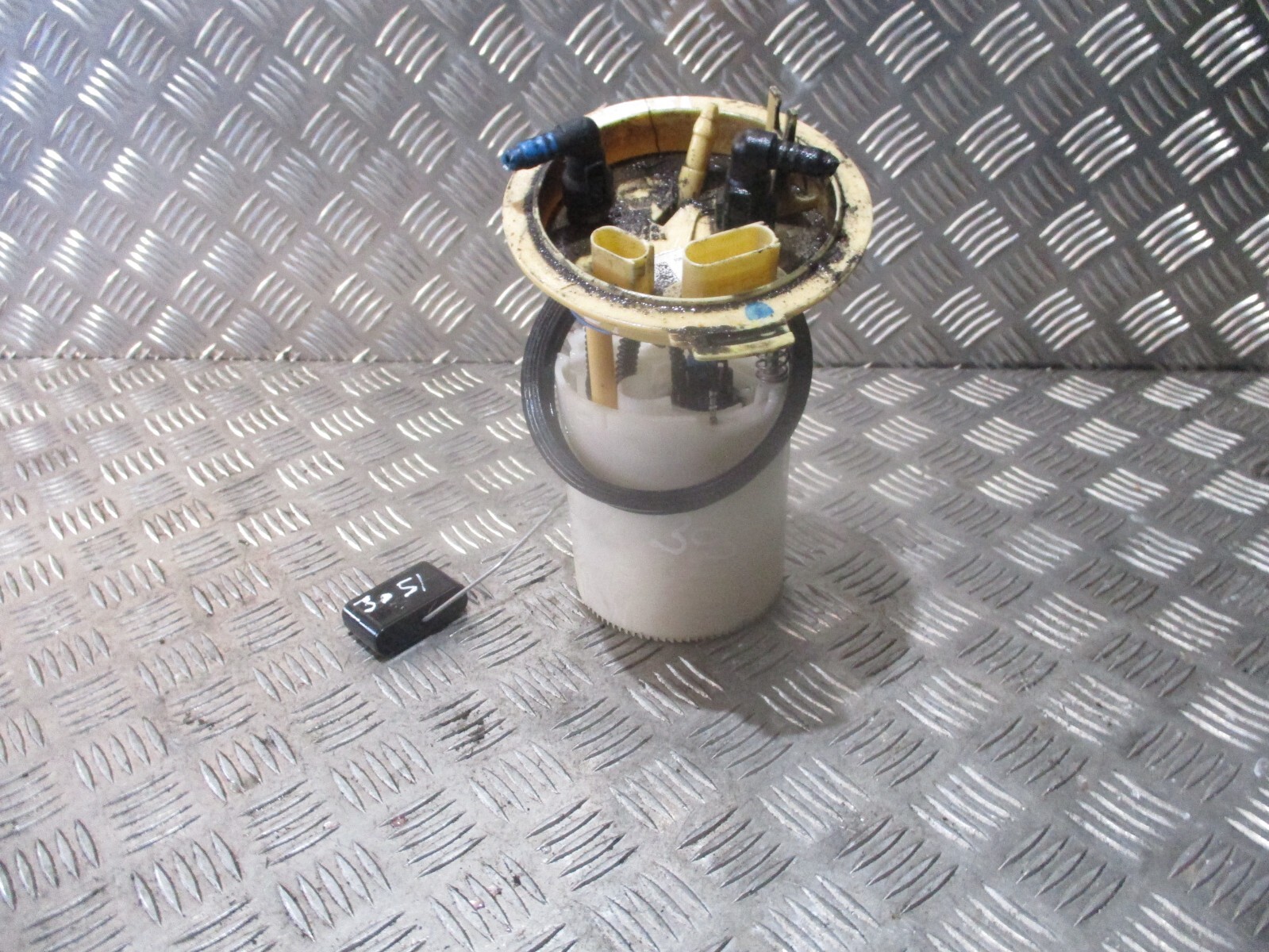 2016 GENUINE VW GOLF MK7 IN TANK FUEL PUMP SENDER UNIT 5Q0919050H eBay