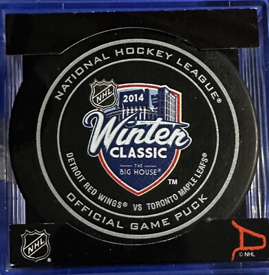 2014 Winter Classic Official Game Puck (Detroit Red Wings vs Toronto Maple Leaf)