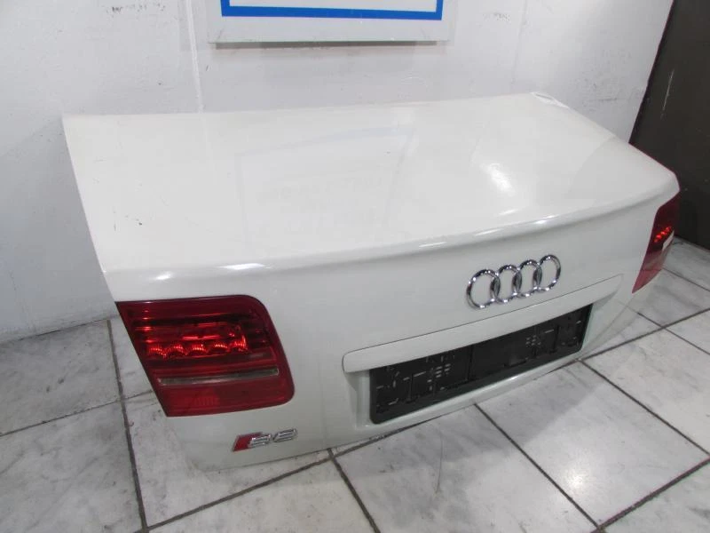 07 08 09 AUDI S8 PUERTA TAPA MALETERO Foto 2 de 4