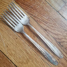 2 ANTIQUE VINTAGE COLLECTIBLE FORKS 7.25" WM ROGERS SILVER PLATE- AA REINFORCED