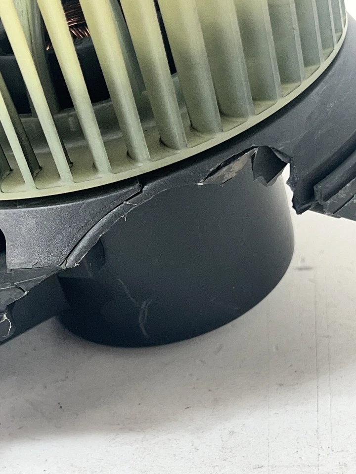 1998 - 2004 年奥迪 A4 大众 PASSAT 室内交流加热器风扇空气吹风机电机 740221233F — 第 4/4 张图片