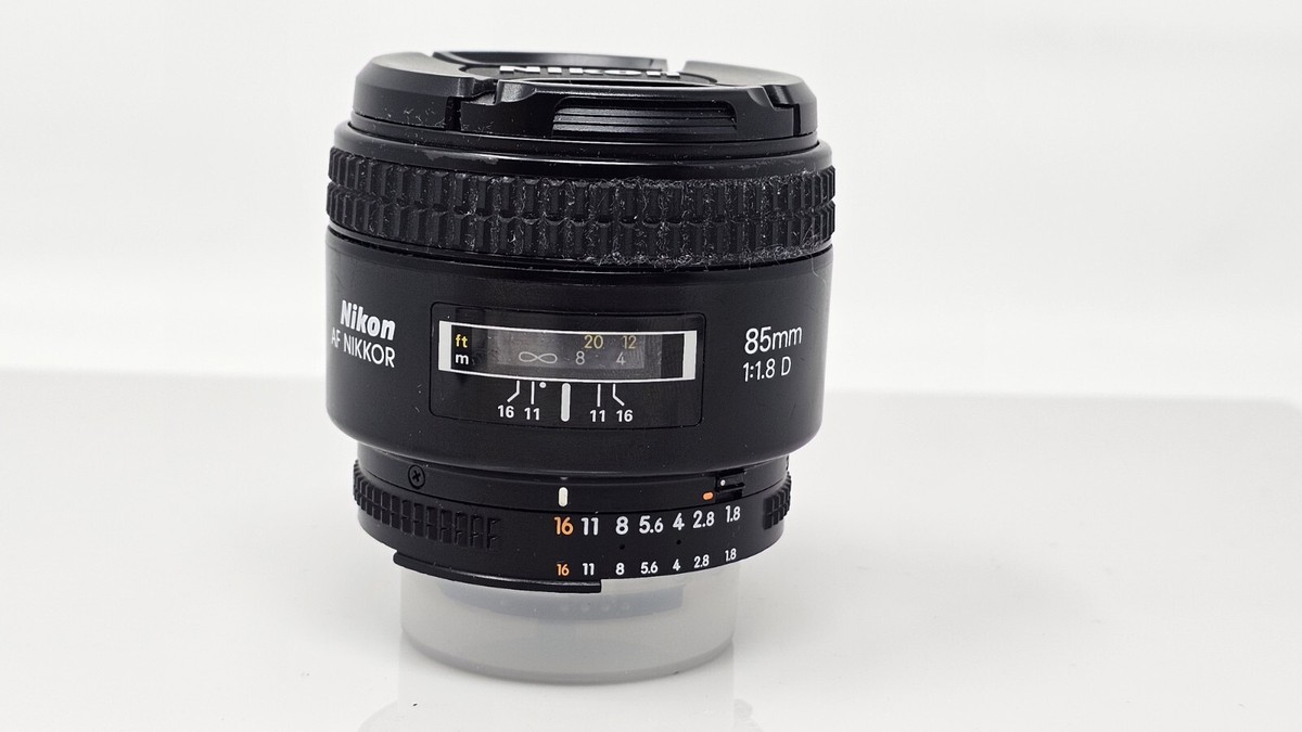 85mm G Nikon 85mm Afd User Manual Nikon AF-S Nikkor 85mm (English 184 Pages)